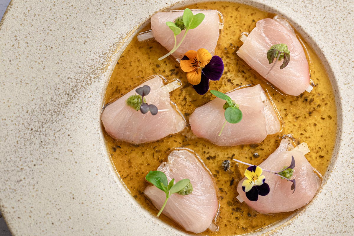 Sashimi de hamachi, sauce ponzu truffée